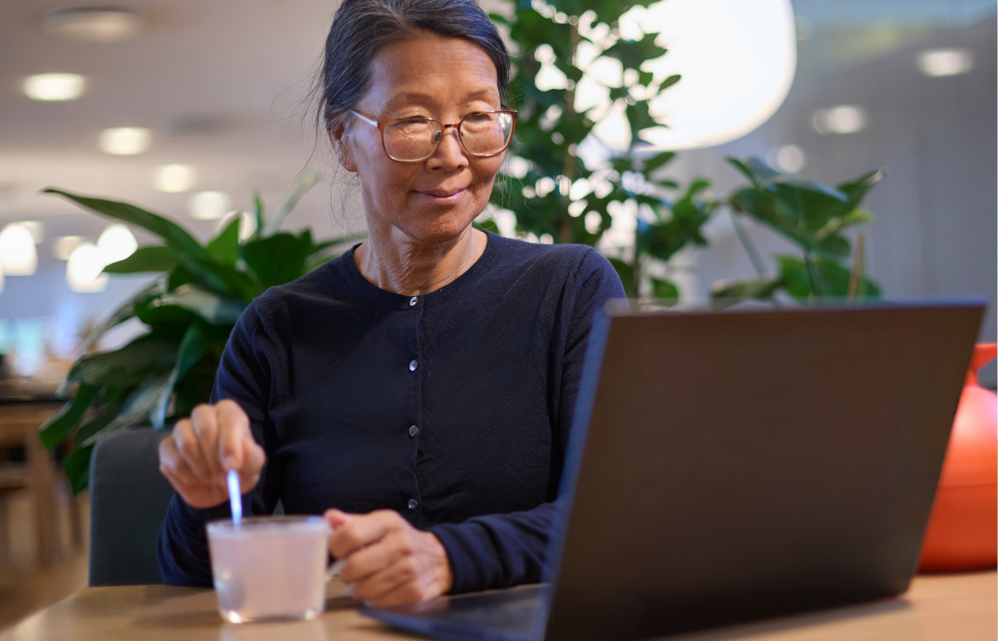 Lacprodan® BLG-100 Acidic旨在为您的产品提供宜人的口感、质地和稠度，为高蛋白医学食品和饮料提供必需营养素。