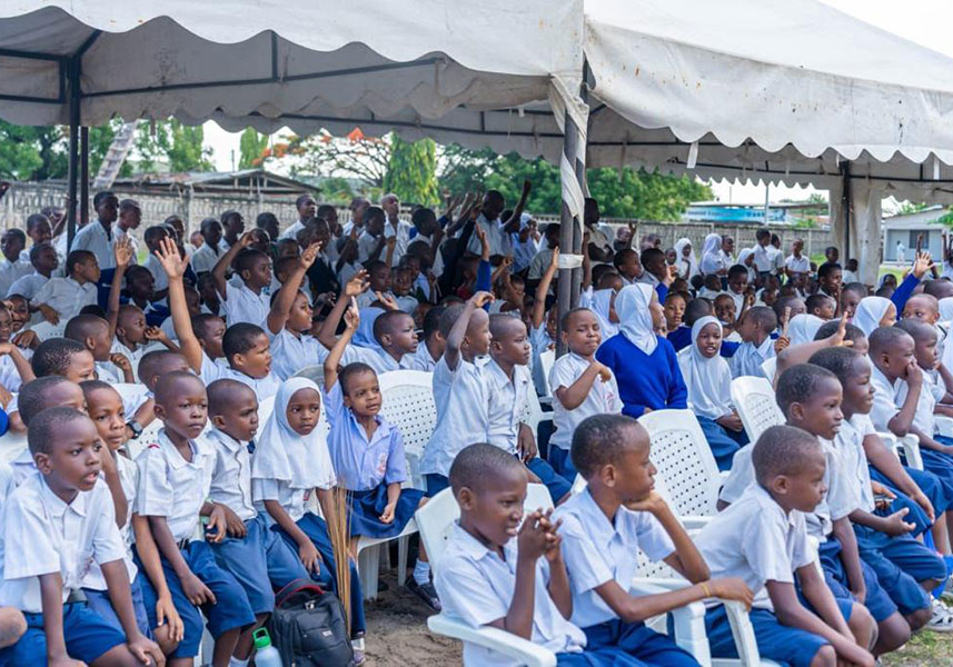 针对坦桑尼亚学童的强化酸奶